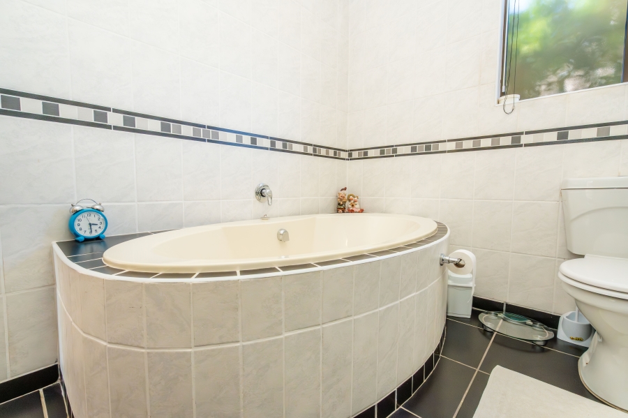 4 Bedroom Property for Sale in Myburgh Park Western Cape